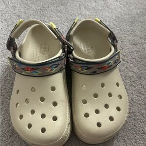 Crocs women’s Cream Sandals with Patterned Strap